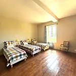 La Ferme Du Château De Grisy - Piscine - Calme - Jeux