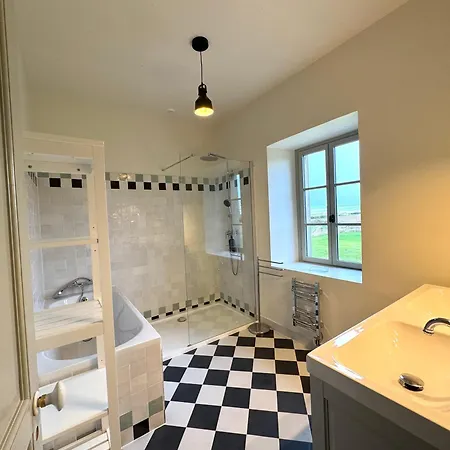 La Ferme Du Chateau De Grisy - Piscine - Calme - Jeux *