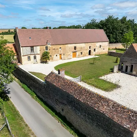 La Ferme Du Chateau De Grisy - Piscine - Calme - Jeux *
