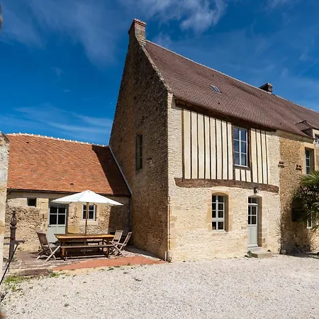 Semesterbostad La Ferme Du Chateau De Grisy - Piscine - Calme - Jeux
