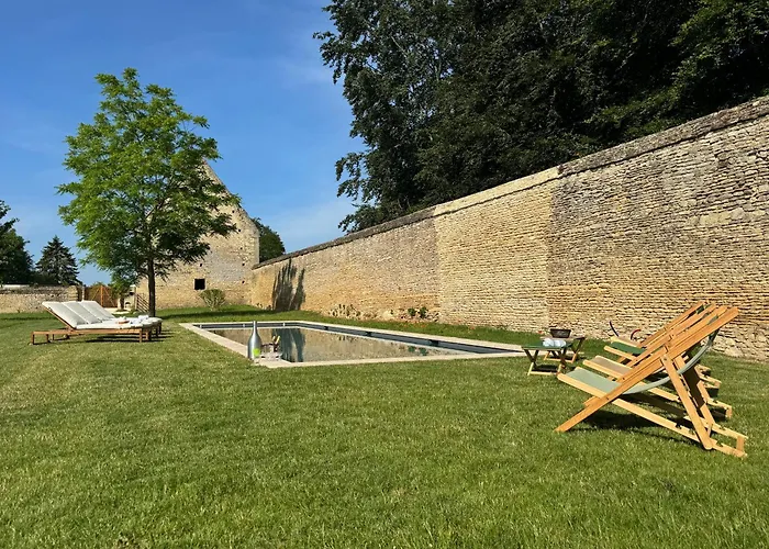 La Ferme Du Chateau De Grisy - Piscine - Calme - Jeux *
