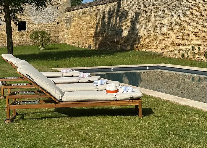 La Ferme Du Chateau De Grisy - Piscine - Calme - Jeux * Vendeuvre