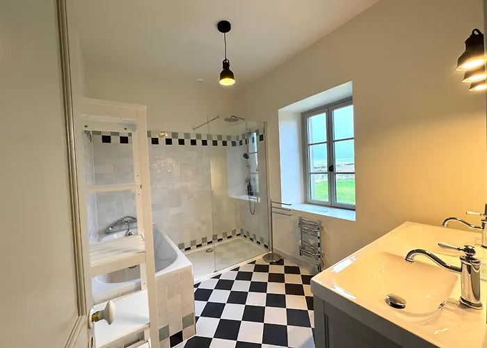 La Ferme Du Chateau De Grisy - Piscine - Calme - Jeux *